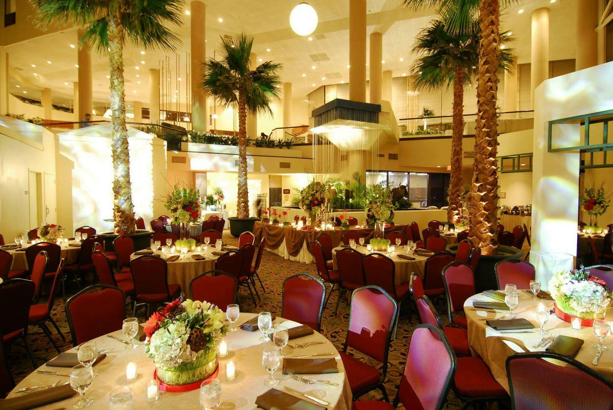 Doubletree By Hilton Dallas Near The Galleria Bagian luar foto
